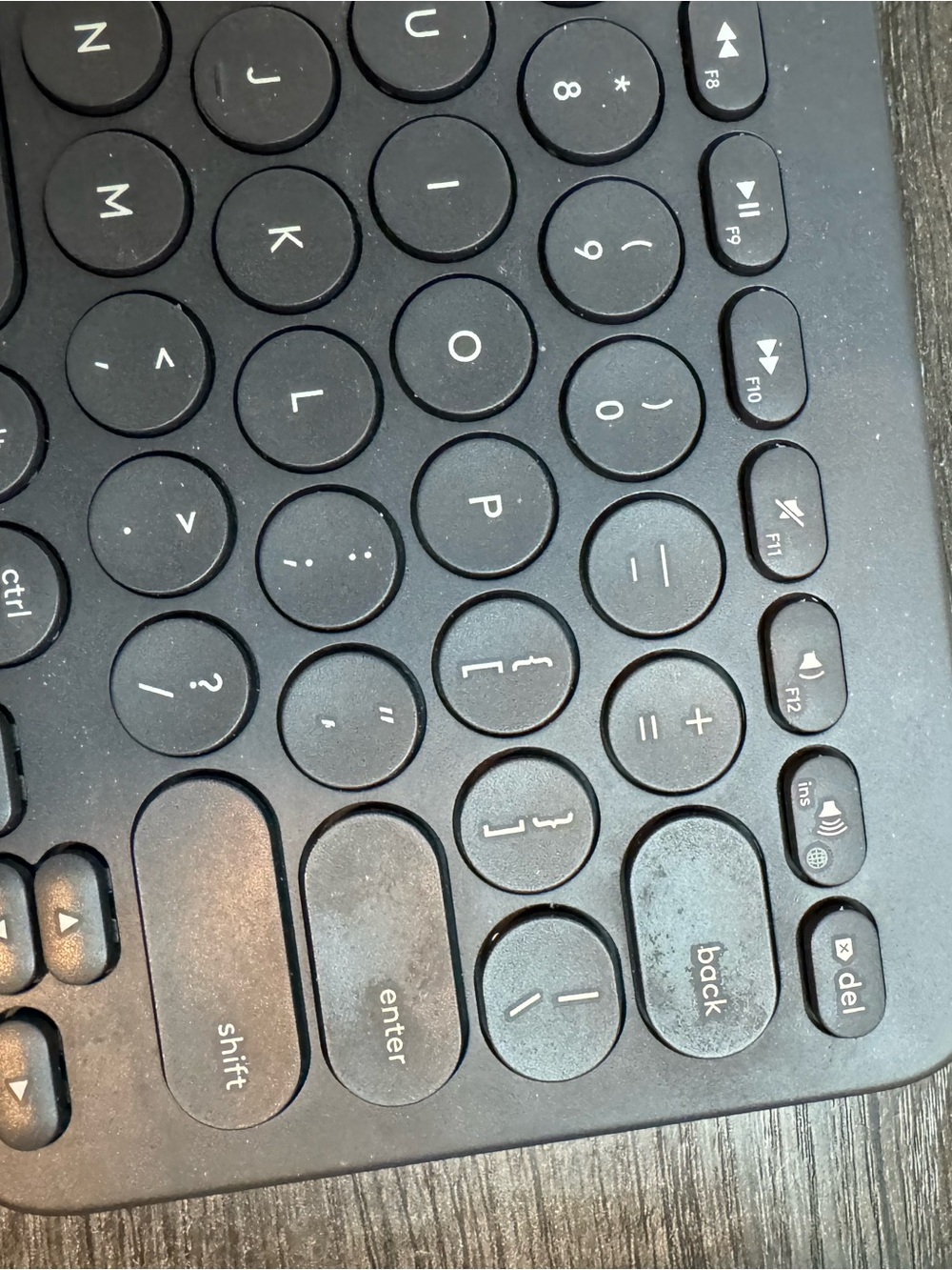 Logitech Black Wireless Keyboard with Yellow Function Key - Picture 4 of 9